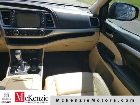 Used 2018 Toyota Highlander XLE FWD image 30