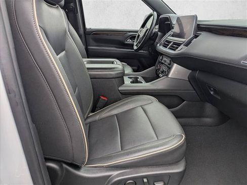 Used 2024 Chevrolet Suburban Premier AWD/4WD image 28