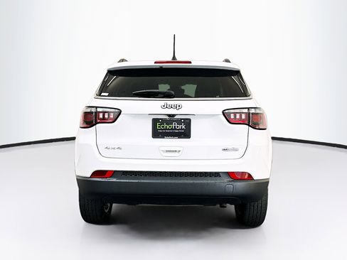 Used 2022 Jeep Compass Latitude AWD/4WD image 7