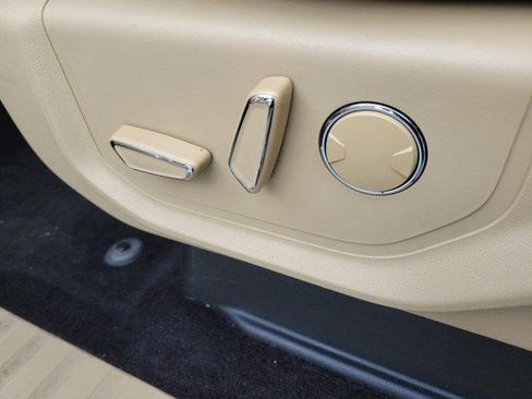 Used 2017 Ford F150 Lariat w/ Equipment Group 502A Luxury AWD/4WD image 18