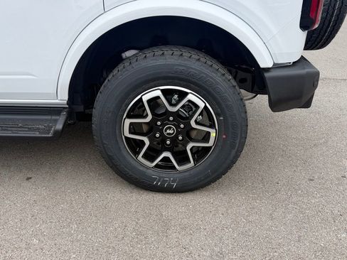 New 2025 Ford Bronco Outer Banks image 41