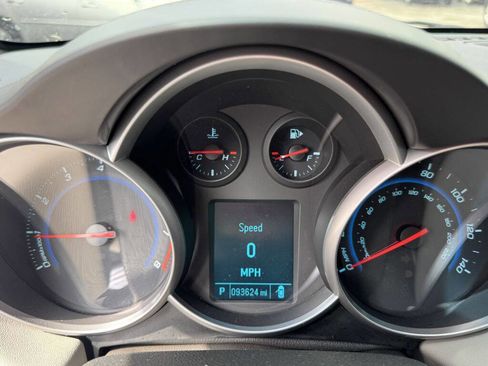 Used 2012 Chevrolet Cruze LS image 12