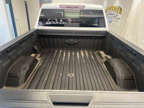 Used 2021 Chevrolet Silverado 2500 LTZ w/ Z71 Chrome Sport Edition AWD/4WD image 18