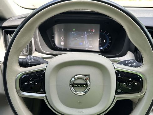 Used 2023 Volvo XC60 B5 Plus AWD/4WD image 20