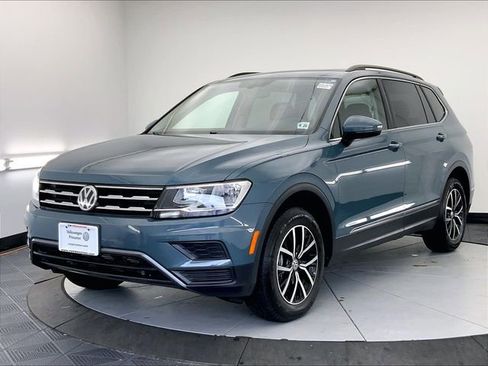 Used 2021 Volkswagen Tiguan SE w/ Panoramic Sunroof Package AWD/4WD image 2