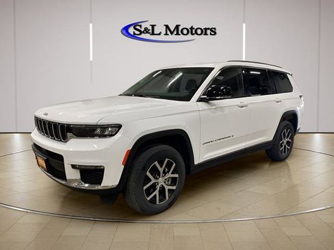 Used 2023 Jeep Grand Cherokee L Limited w/ Luxury Tech Group II AWD/4WD image 3