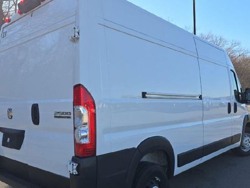 Used 2023 RAM ProMaster 2500 image 3