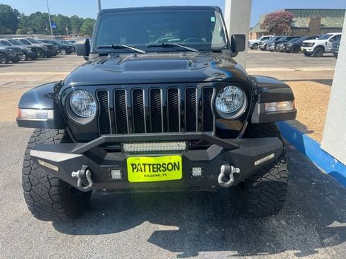 Used 2021 Jeep Wrangler Unlimited Rubicon AWD/4WD image 3