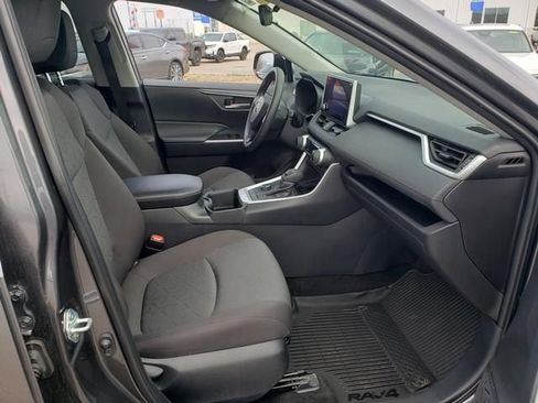 Used 2025 Toyota RAV4 XLE AWD/4WD image 18