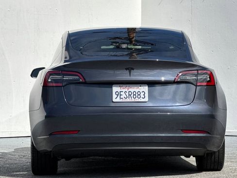 Used 2023 Tesla Model 3 Standard Range image 4