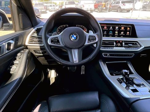 Used 2022 BMW X5 xDrive40i w/ M Sport Package AWD/4WD image 8