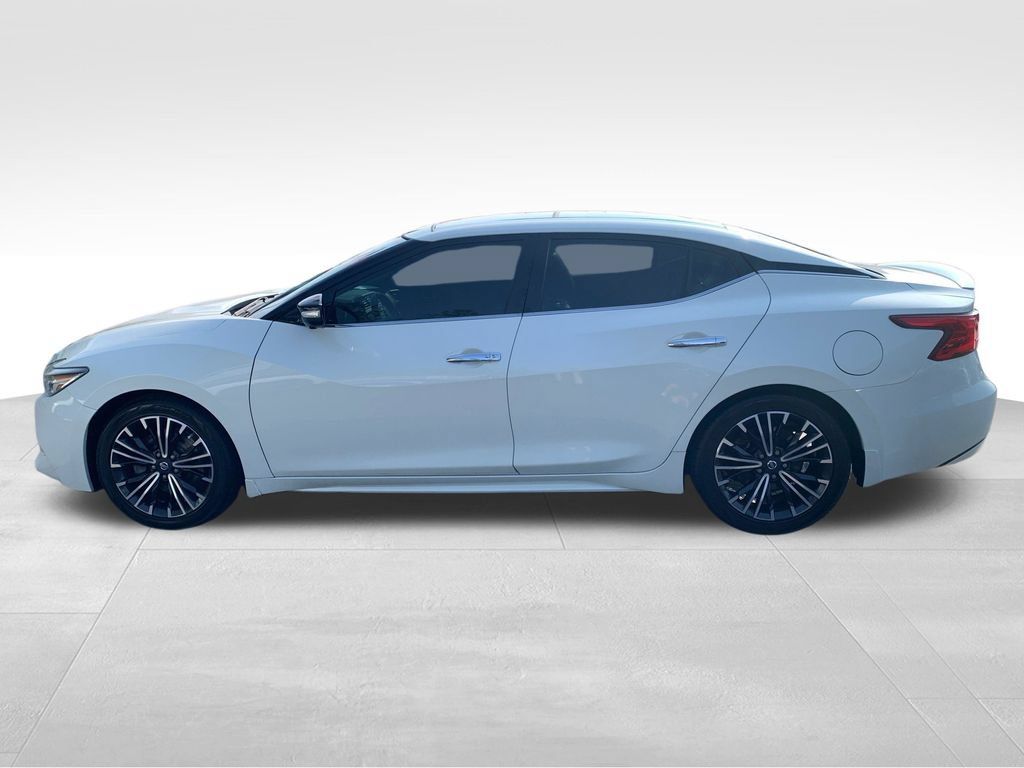 Used 2017 Nissan Maxima Platinum w/ Medallion Package FWD image 2