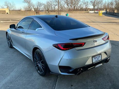 Used 2017 INFINITI Q60 Red Sport 400 image 4