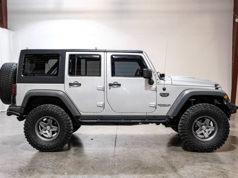 Used 2012 Jeep Wrangler Unlimited Rubicon AWD/4WD image 9