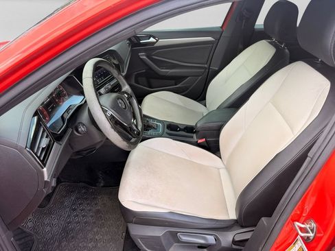 Used 2019 Volkswagen Jetta R-Line w/ R-Line Cold Weather Package FWD image 23