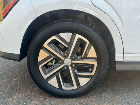 Used 2023 Hyundai Kona SEL image 21