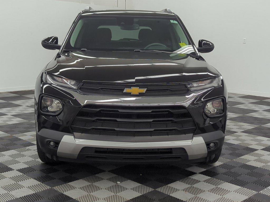 Used 2023 Chevrolet TrailBlazer LT w/ Convenience Package FWD image 2