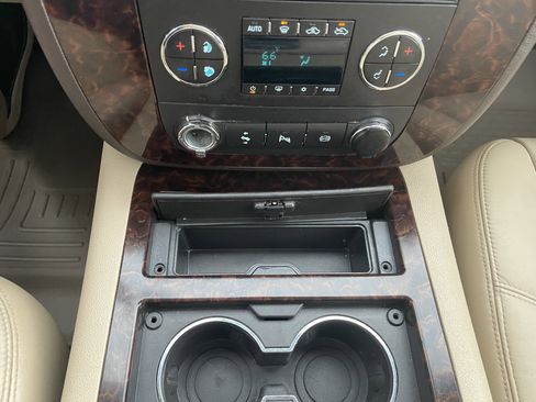 Used 2011 GMC Sierra 3500 Denali image 23