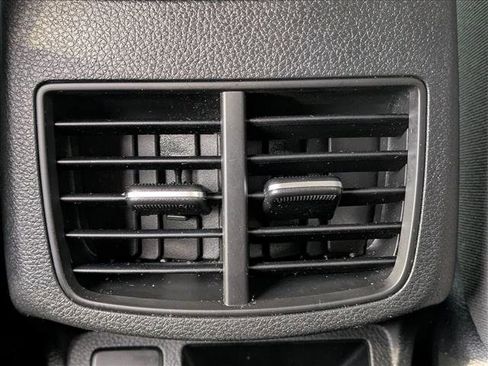 Used 2024 Kia Seltos LX image 16