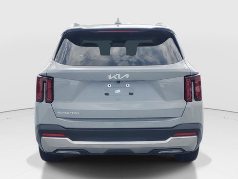 Used 2025 Kia Sorento S FWD image 6