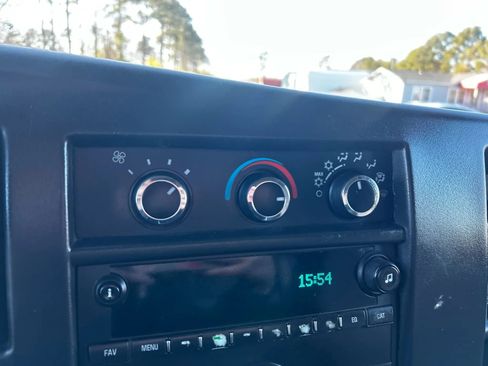 Used 2017 GMC Savana 3500 image 14