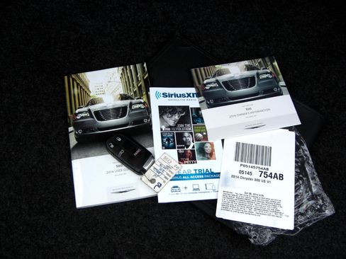 Used 2014 Chrysler 300 image 12