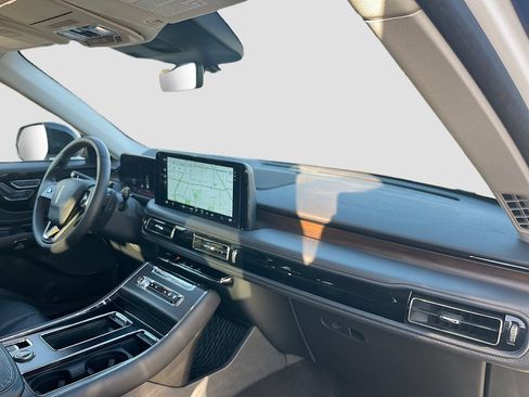 Used 2025 Lincoln Aviator Reserve w/ Jet Appearance Package AWD/4WD image 32