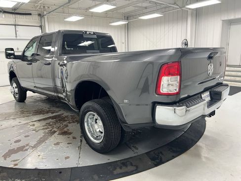 Used 2024 RAM 3500 Tradesman w/ Chrome Appearance Group AWD/4WD image 4