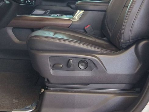 Used 2025 Chevrolet Silverado 3500 High Country w/ High Country Premium Package AWD/4WD image 24