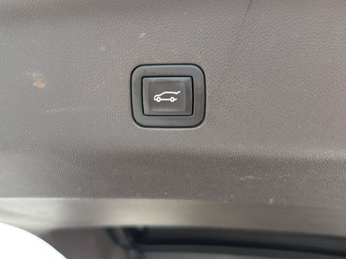 Used 2023 Chevrolet Tahoe Z71 AWD/4WD image 36