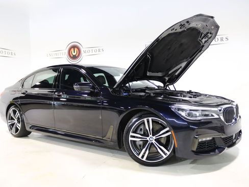 Used 2019 BMW 750i RWD image 34