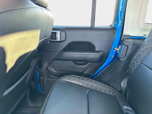 Used 2022 Jeep Wrangler Unlimited Sahara image 15