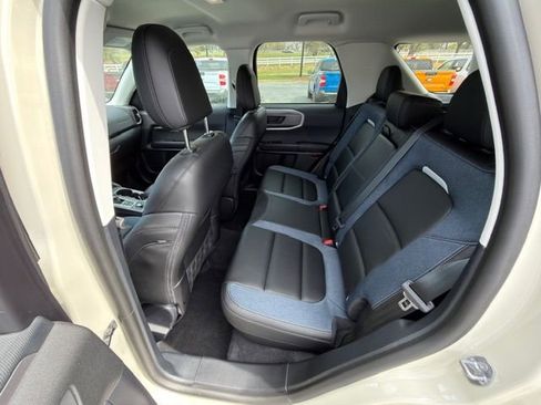 New 2025 Ford Bronco Sport Outer Banks image 9