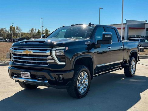 Certified 2025 Chevrolet Silverado 2500 High Country w/ Technology Package image 7