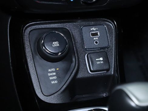 Used 2018 Jeep Compass Limited w/ Safe & Security Group AWD/4WD image 24