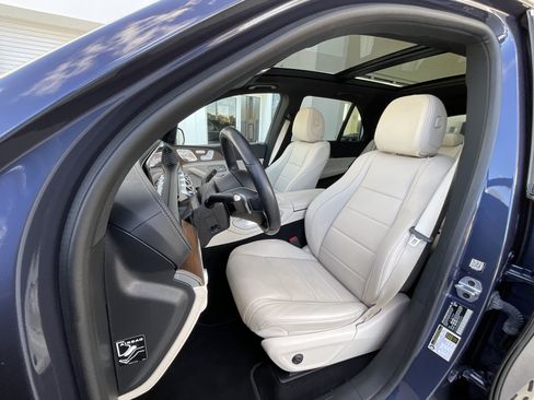 Used 2024 Mercedes-Benz GLE 450 4MATIC image 11