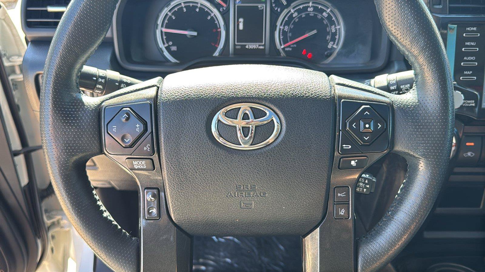 Used 2023 Toyota 4Runner TRD Off-Road Premium w/ Moonroof Package AWD/4WD image 17