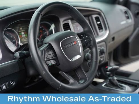 Used 2018 Dodge Charger SXT RWD image 25