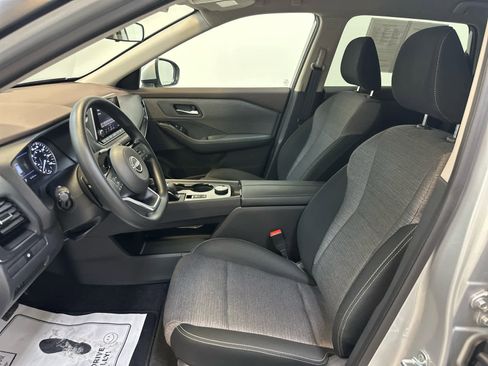 Certified 2022 Nissan Rogue SV image 4