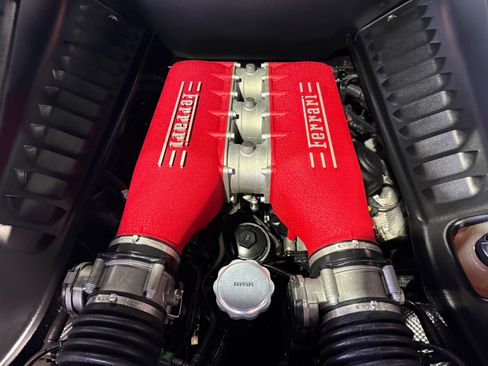 Used 2011 Ferrari 458 Italia Coupe RWD image 36