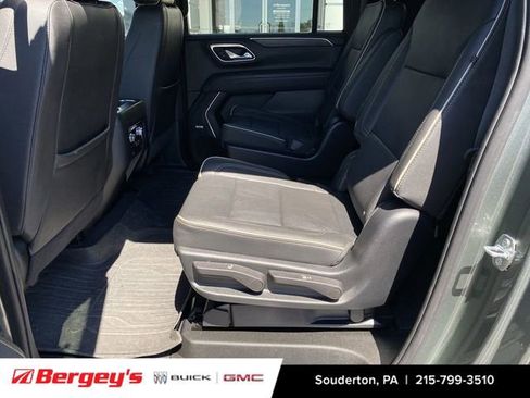 Used 2023 GMC Yukon XL SLT w/ SLT Premium Package AWD/4WD image 28