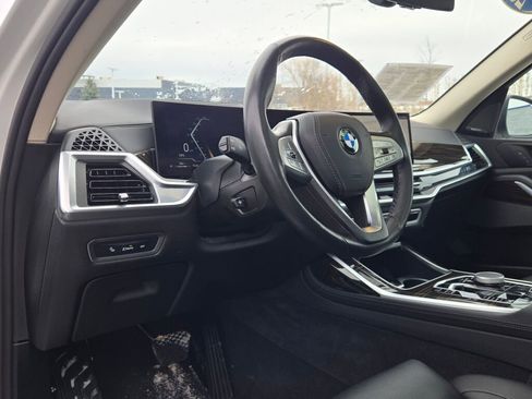 Used 2025 BMW X7 xDrive40i image 23