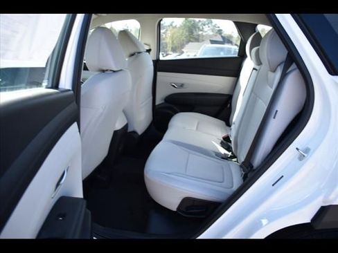 New 2025 Hyundai Tucson SE image 17