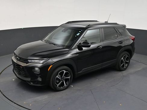 Used 2023 Chevrolet TrailBlazer RS w/ Sun and Liftgate Package FWD image 11