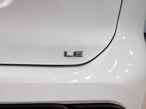 Certified 2025 Toyota Highlander LE FWD image 38