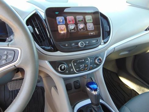 Used 2017 Chevrolet Volt LT w/ Comfort Package FWD image 12