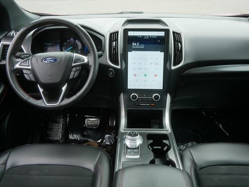 Used 2024 Ford Edge ST-Line w/ Class II Trailer Tow Package AWD/4WD image 11