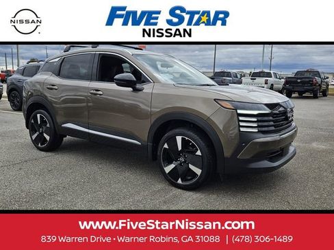New 2026 Nissan Kicks SR FWD image 1
