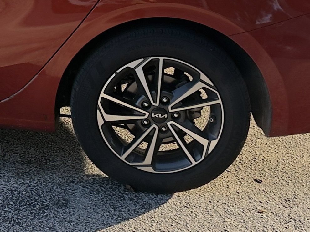 Certified 2023 Kia Forte LXS FWD image 9