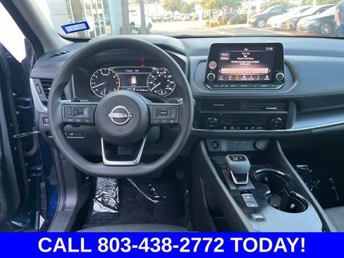 Used 2024 Nissan Rogue SV FWD image 16